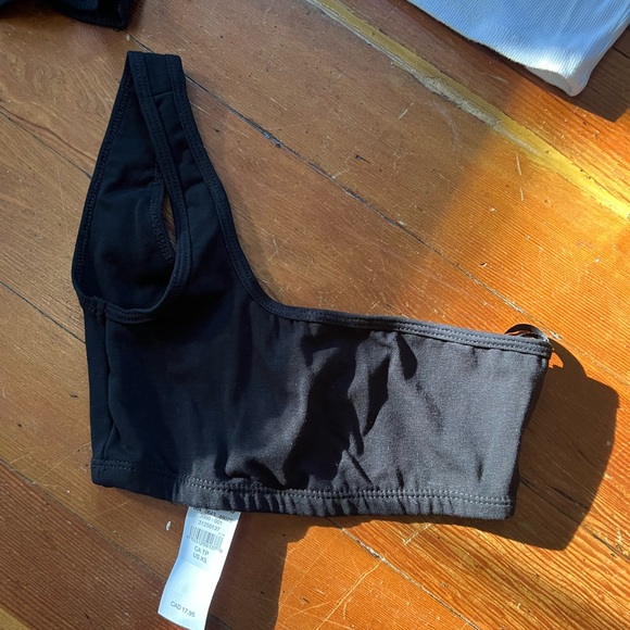 Ladies crop tops and bodysuits - Picture 7 of 8